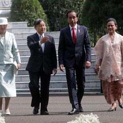 Cuma 3 Orang Ini Bisa Keliling Dunia Tanpa Paspor, Siapa?