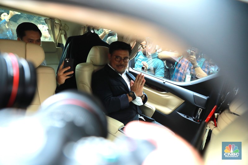 Menteri Pertanian Syahrul Yasin Limpo usai memenuhi panggilan Komisi Pemberantasan Korupsi (KPK), Senin (19/6/2023). (CNBC Indonesia Muhammad Sabki)
