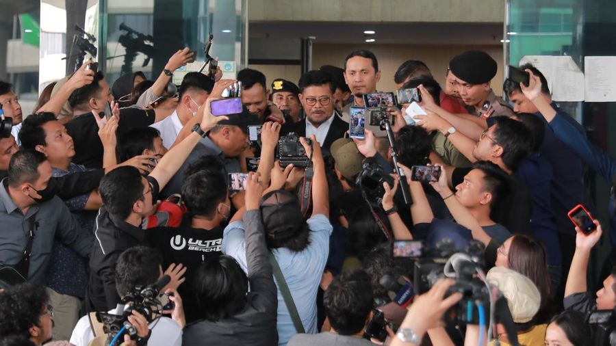Menteri Pertanian Syahrul Yasin Limpo usai memenuhi panggilan Komisi Pemberantasan Korupsi (KPK), Senin (19/6/2023). (CNBC Indonesia Muhammad Sabki)
