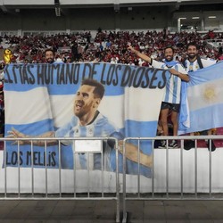 Sepak Bola Argentina Boleh No.1 Dunia, Soal Utang Nanti Dulu!
