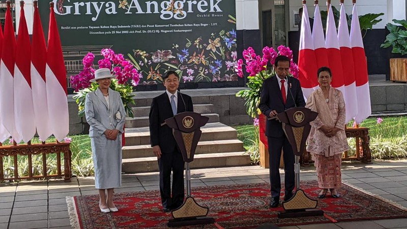 Presiden Joko Widodo terima kunjungan Kaisar Jepang Naruhito. (AP Photo/Achmad Ibrahim, Pool)