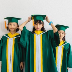 Biaya Wisuda TK - SMA Bikin Nangis, Wajib Gak Sih Diikuti?