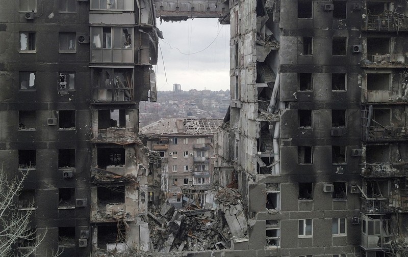 Kengerian Perang Rusia Ukraina Pemandangan pabrik baja Azovstal hancur akibat konflik Rusia-Ukraina di Mariupol, Ukraina, Minggu (13/3/2022). (REUTERS/Alexander Ermochenko/File Photo)
