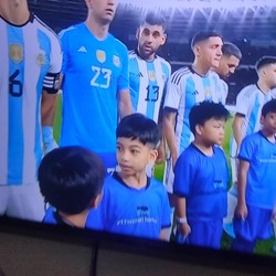 Jan Ethes Jadi Pendamping Kiper Argentina, Eh Salah Sepatu