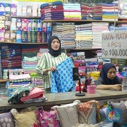Gaya Baru, Pedagang Tanah Abang Berjualan Pakai Tripod & HP