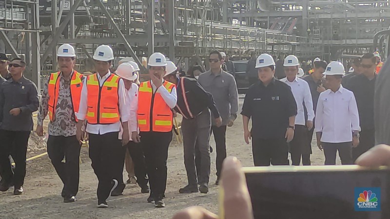 Jokowi kunjungi smelter Freeport Indonesia di Gresik, Jawa Timur. Jokowi kunjungi smelter Freeport Indonesia di Gresik, Jawa Timur. (CNBC Indonesia/Verda Nano Setiawan)