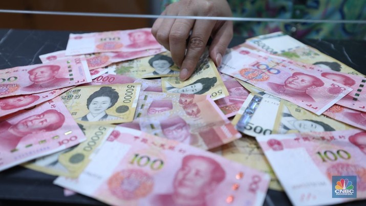 Mata uang Rupiah, Yuan, dan Won. (CNBC Indonesia/Tri Susilo)