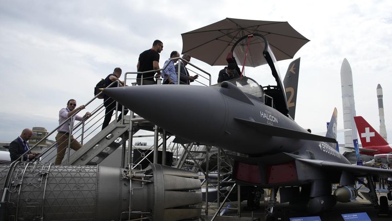 Pameran dirgantara Paris Air Show di Le Bourget, utara Paris, Prancis, Selasa (20/6/2023). (AP Photo/Lewis Joly)
