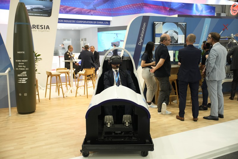 Pameran dirgantara Paris Air Show di Le Bourget, utara Paris, Prancis, Selasa (20/6/2023). Pameran dirgantara Paris Air Show di Le Bourget, utara Paris, Prancis, Selasa (20/6/2023). (AP Photo/Lewis Joly)