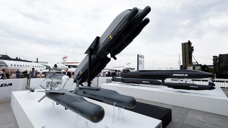 Pameran dirgantara Paris Air Show di Le Bourget, utara Paris, Prancis, Selasa (20/6/2023). (AP Photo/Lewis Joly)