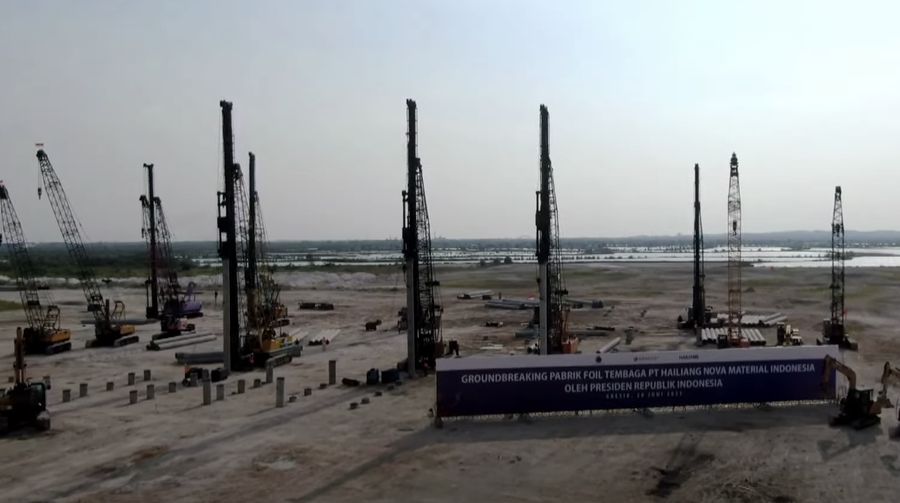 Presiden Jokowi Groundbreaking Pembangunan Pabrik Foil Tembaga, Gresik, Jawa TImur. (YouTube/Sekretariat Presiden)