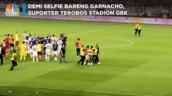 Demi Selfie Bareng Garnacho, Suporter Terobos Stadion GBK