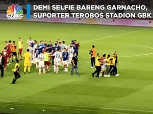 Demi Selfie Bareng Garnacho, Suporter Terobos Stadion GBK