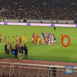 Demi Selfie Bareng Garnacho, Suporter Terobos Stadion GBK