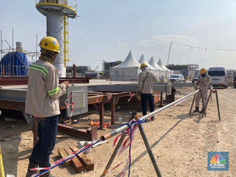Jokowi kunjungi smelter Freeport Indonesia di Gresik, Jawa Timur. Jokowi kunjungi smelter Freeport Indonesia di Gresik, Jawa Timur. (CNBC Indonesia/Verda Nano Setiawan)