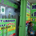 Tadinya Rp16.000, Money Changer Kini Jual Dolar Rp15.500