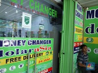Tadinya Rp16.000, Money Changer Kini Jual Dolar Rp15.500