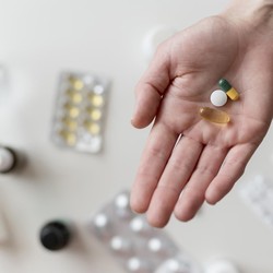 Ahli Ingatkan Jangan Beli Kolagen & Biotin, Ini Alasannya