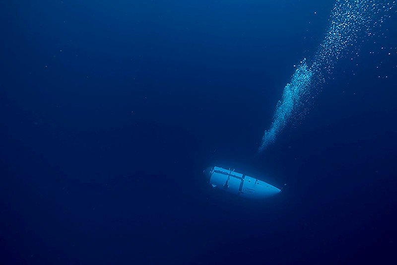 Dalam foto yang dirilis oleh Action Aviation ini, kapal selam Titan dipersiapkan untuk menyelam ke daerah terpencil di Samudra Atlantik dalam ekspedisi ke Titanic pada Minggu, 18 Juni 2023. Dalam foto yang dirilis oleh Action Aviation ini, kapal selam Titan dipersiapkan untuk menyelam ke daerah terpencil di Samudra Atlantik dalam ekspedisi ke Titanic pada Minggu, 18 Juni 2023. Tim penyelamat berpacu dengan waktu Selasa, 20 Juni, untuk menemukan kapal selam yang hilang membawa lima orang, yang dilaporkan terlambat pada Minggu malam. (Action Aviation via AP)