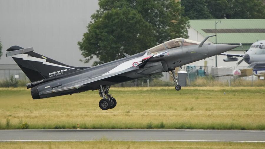 Pameran dirgantara Paris Air Show di Le Bourget, utara Paris, Prancis, Selasa (20/6/2023). (AP Photo/Lewis Joly)