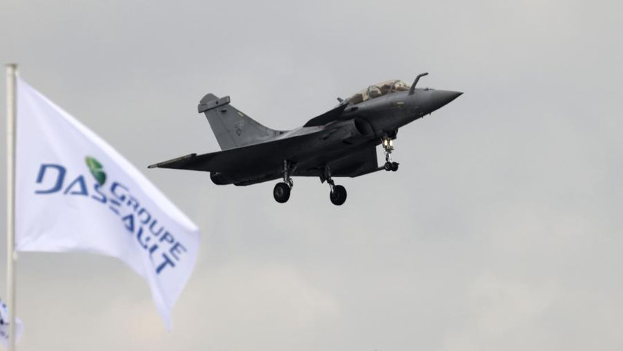 Pameran dirgantara Paris Air Show di Le Bourget, utara Paris, Prancis, Selasa (20/6/2023). (AP Photo/Lewis Joly)