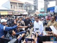 Kerja-kerja Jokowi Saat HUT ke-62: Blusukan ke Pasar di Bogor
