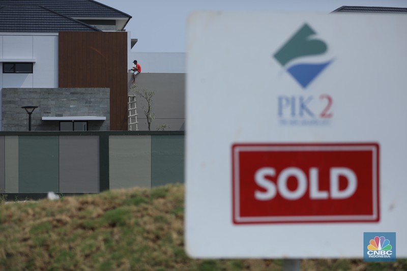 Suasana pembangunan properti di kawasan Pantai Indah Kapuk (PIK 2), Tangerang, Banten, Rabu (21/6/2023). (CNBC Indonesia/Tri Susilo)