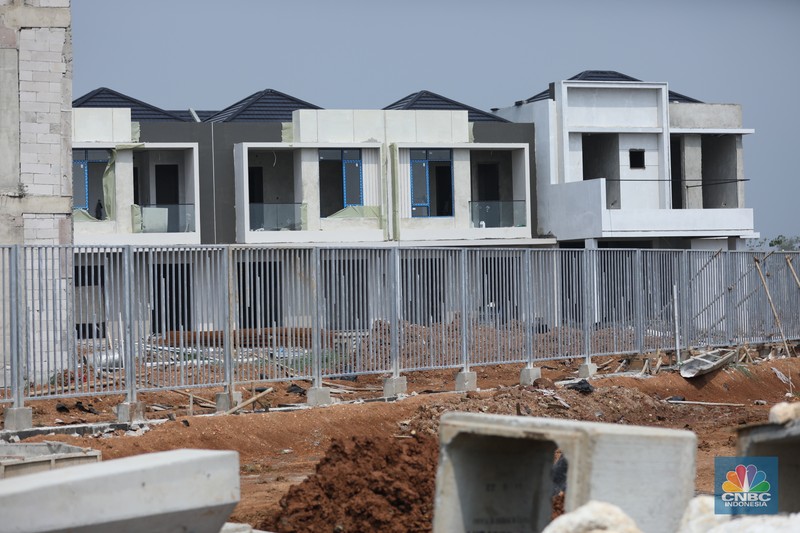 Suasana pembangunan properti di kawasan Pantai Indah Kapuk (PIK 2), Tangerang, Banten, Rabu (21/6/2023). (CNBC Indonesia/Tri Susilo)