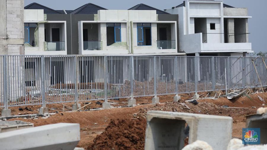 Suasana pembangunan properti di kawasan Pantai Indah Kapuk (PIK 2), Tangerang, Banten, Rabu (21/6/2023). (վ/Tri Susilo)