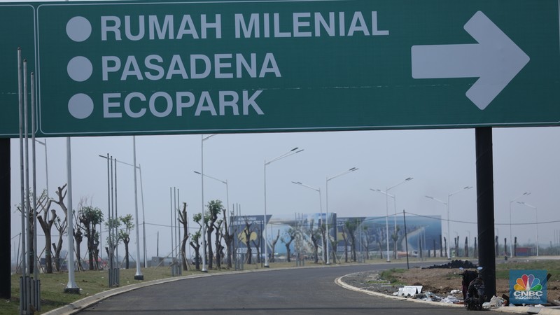 Suasana pembangunan properti di kawasan Pantai Indah Kapuk (PIK 2), Tangerang, Banten, Rabu (21/6/2023). (CNBC Indonesia/Tri Susilo)