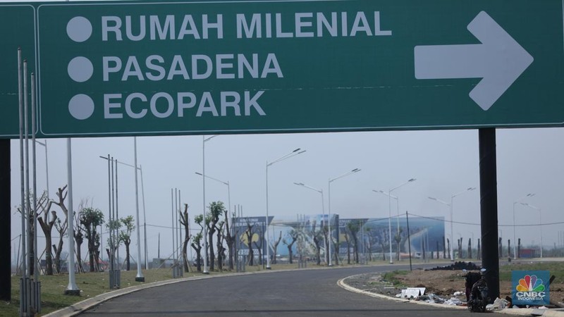 Suasana pembangunan properti di kawasan Pantai Indah Kapuk (PIK 2), Tangerang, Banten, Rabu (21/6/2023). (վ/Tri Susilo)