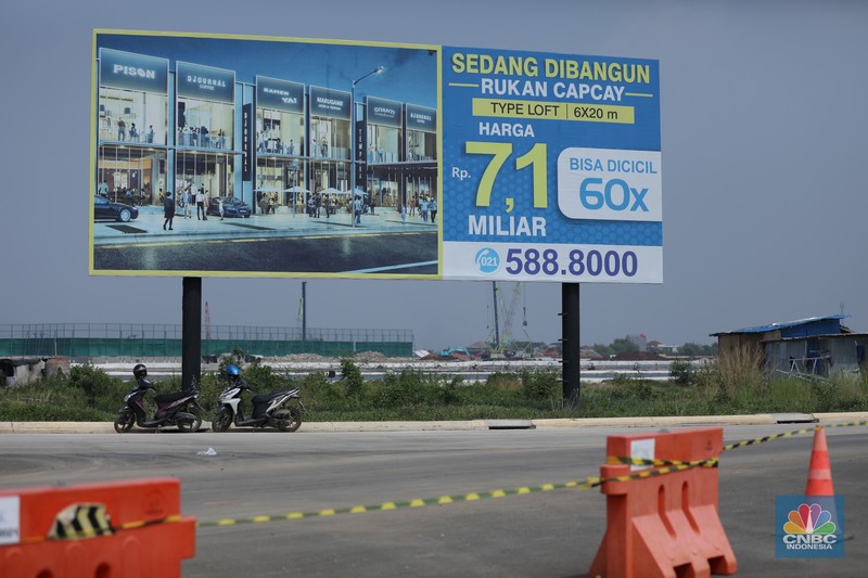 Suasana pembangunan properti di kawasan Pantai Indah Kapuk (PIK 2), Tangerang, Banten, Rabu (21/6/2023). (CNBC Indonesia/Tri Susilo)
