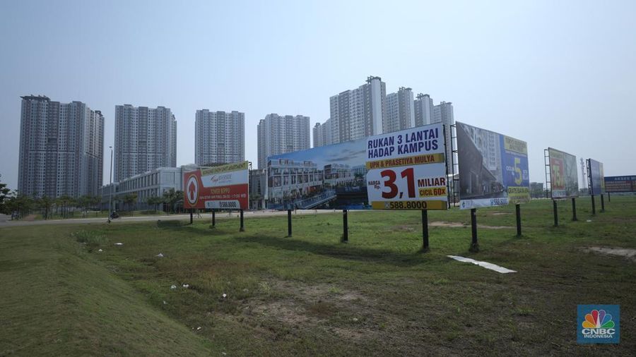 Suasana pembangunan properti di kawasan Pantai Indah Kapuk (PIK 2), Tangerang, Banten, Rabu (21/6/2023). (վ/Tri Susilo)