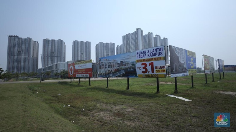 Suasana pembangunan properti di kawasan Pantai Indah Kapuk (PIK 2), Tangerang, Banten, Rabu (21/6/2023). (վ/Tri Susilo)
