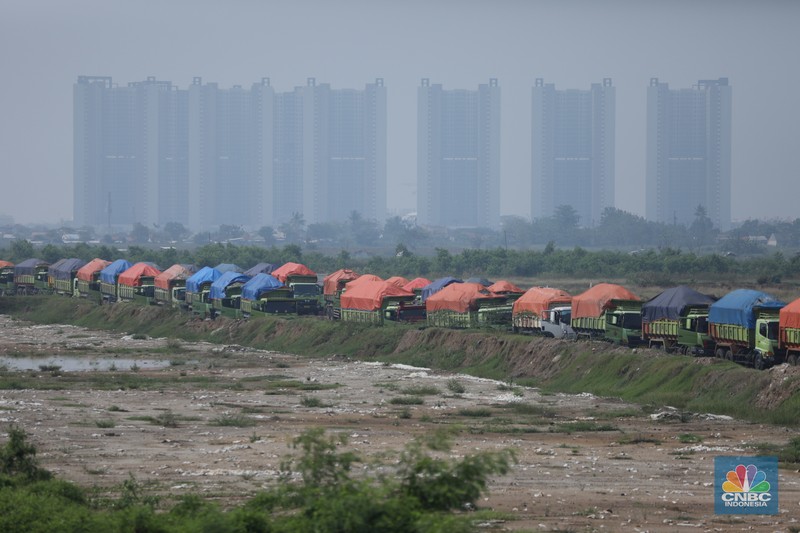 Suasana pembangunan properti di kawasan Pantai Indah Kapuk (PIK 2), Tangerang, Banten, Rabu (21/6/2023). (CNBC Indonesia/Tri Susilo)