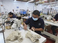 Pabrik Sepatu Adidas di Banten Hengkang, PHK 5.000 Orang