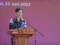 OJK Bertitah Kepada Ibu-Ibu Untuk Hati-Hati Dengan Lintah Darat!