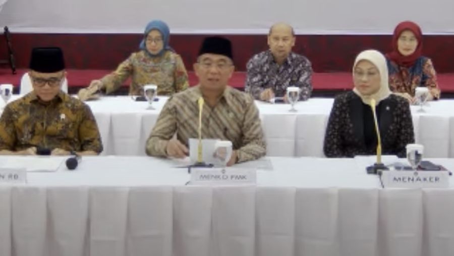 Menko PMK Muhadjir Effendy saat konferensi pers cuti besama Idul Adha 1444H. (YouTube/Kemenko PMK)