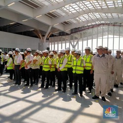 Di Depan Pekerja Asing China KA Cepat, Luhut Pesan Begini