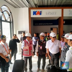 Jokowi Titip Sesuatu ke Luhut Soal Kereta Cepat, Apa Itu?
