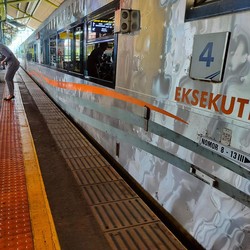 Gokil! Harga Tiket Argo Parahyangan Samai Kereta Cepat