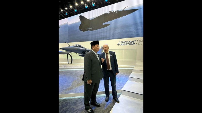 Menhan Prabowo Subianto kunjingi Paris Air Show 2023. (Dok. Tim Prabowo Subianto)