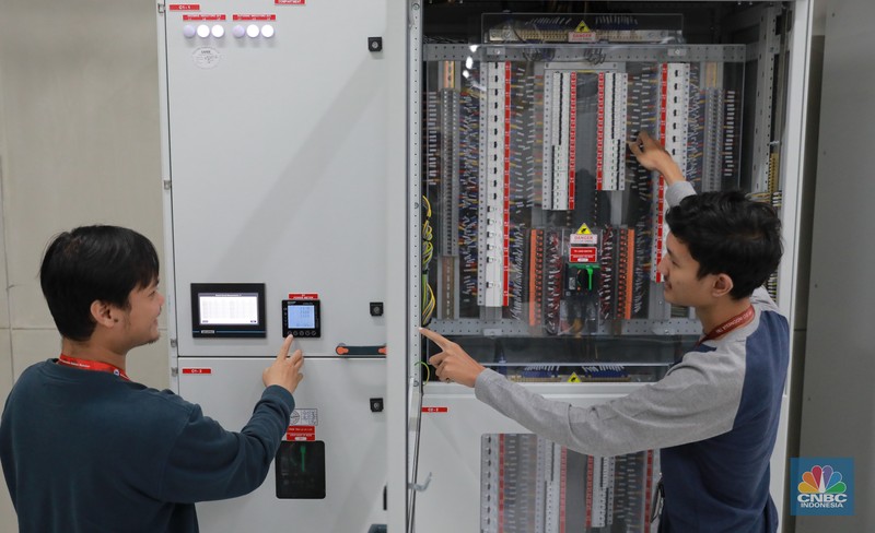 Kampus Pusat Data H2, Karawang, Jawa Barat, Kamis (22/6/2023). Kampus Pusat Data H2 menjadi salah satu pusat penyimpanan data digital karya Indonesia dengan tujuan memperkuat infrastruktur ekonomi digital Indonesia sehingga meningkatkan pertumbuhan dan kekuatan ekonomi Indonesia di dunia.  (CNBC Indonesia/Muhammad Sabki)