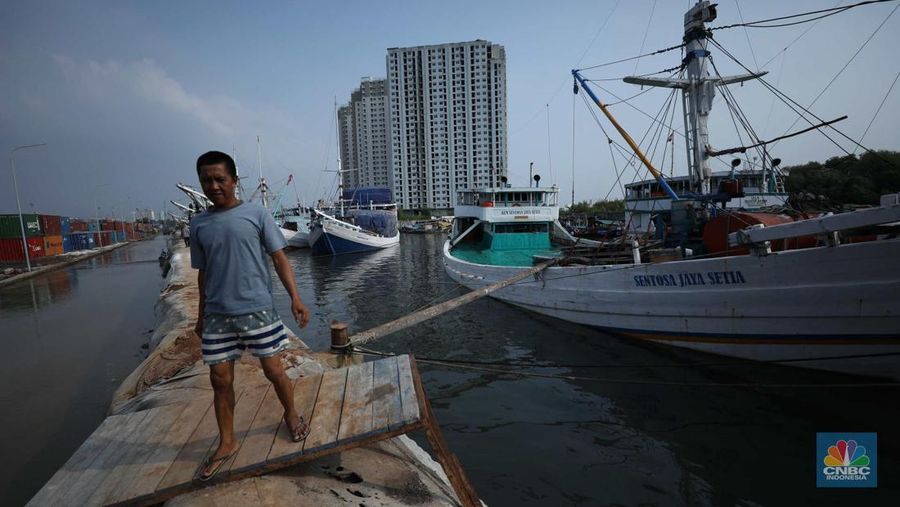 Pelabuhan Sunda Kelapa Diterjang Banjir Rob. (CNBC Indonesia/Tri Susilo)