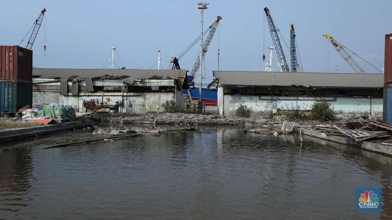 Pelabuhan Sunda Kelapa Diterjang Banjir Rob. (CNBC Indonesia/Tri Susilo)
