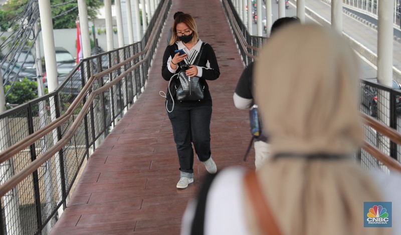 Perjalanan Covid-19 Saat Pandemi Hingga Status Endemi. Perjalanan Covid-19 Saat Pandemi Hingga Status Endemi. (CNBC Indonesia/Muhammad Sabki)