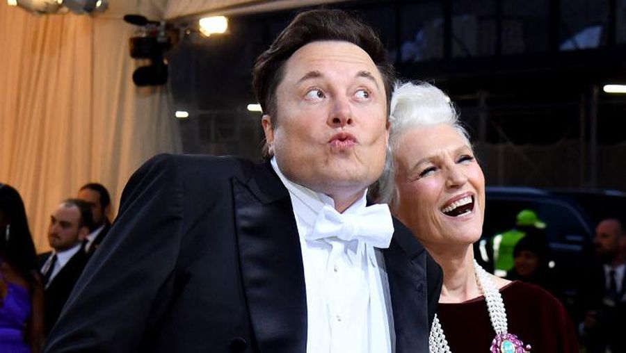 CEO, and chief engineer at SpaceX, Elon Musk and his mother, supermodel Maye Musk, arrive for the 2022 Met Gala at the Metropolitan Museum of Art on May 2, 2022, in New York. - The Gala raises money for the Metropolitan Museum of Art's Costume Institute. The Gala's 2022 theme is