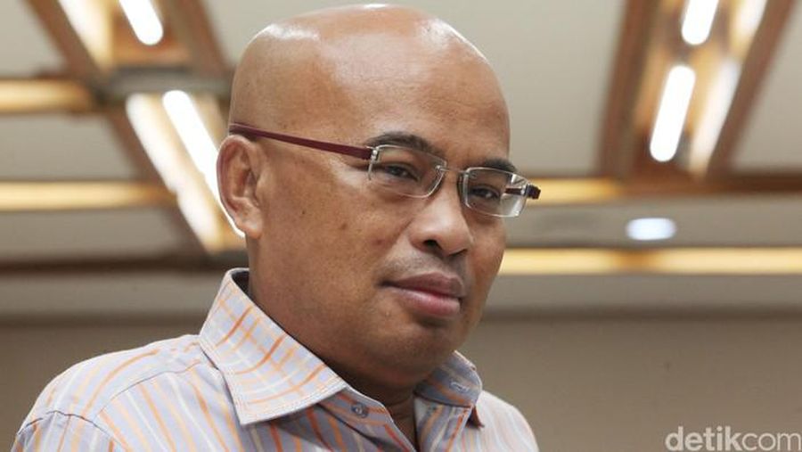 Desmond Mahesa