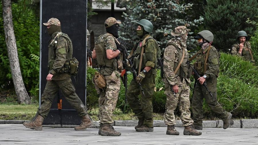 Kepala kelompok tentara bayaran Wagner Rusia Yevgeny Prigozhin akan melangsungkan pemberontakan bersenjata untuk menggulingkan menteri pertahanan Rusia. (REUTERS/STRINGER)