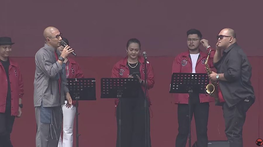 Marcell Siahaan dalam acara Partai PDI P di Jakarta. (Tangkapan layar Youtube)